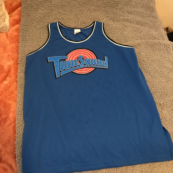 looney tunes basketball shirt